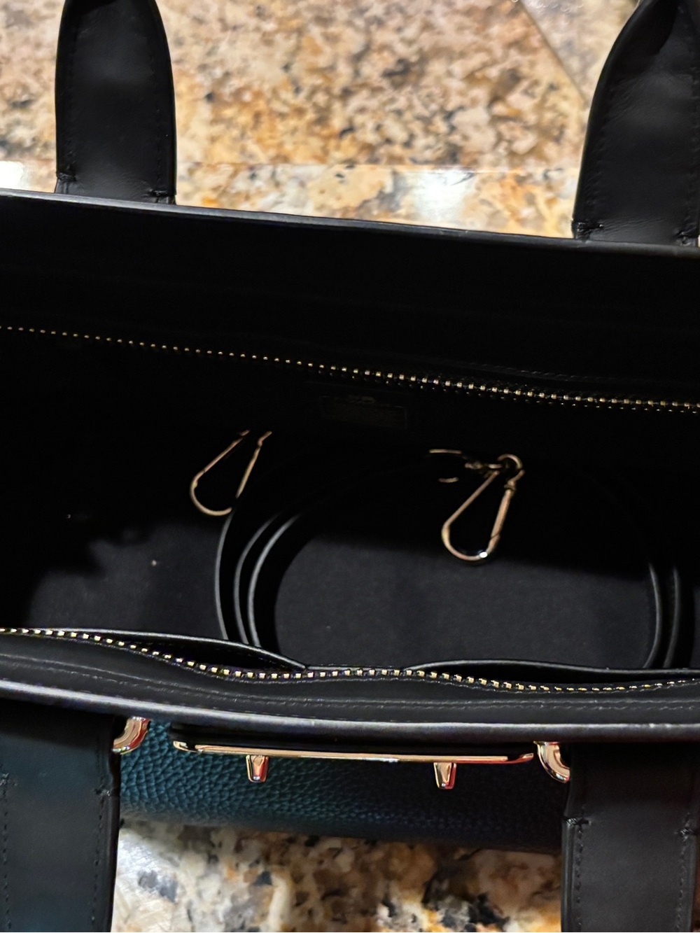 Coach Swagger Bag - Picture 2 of 5